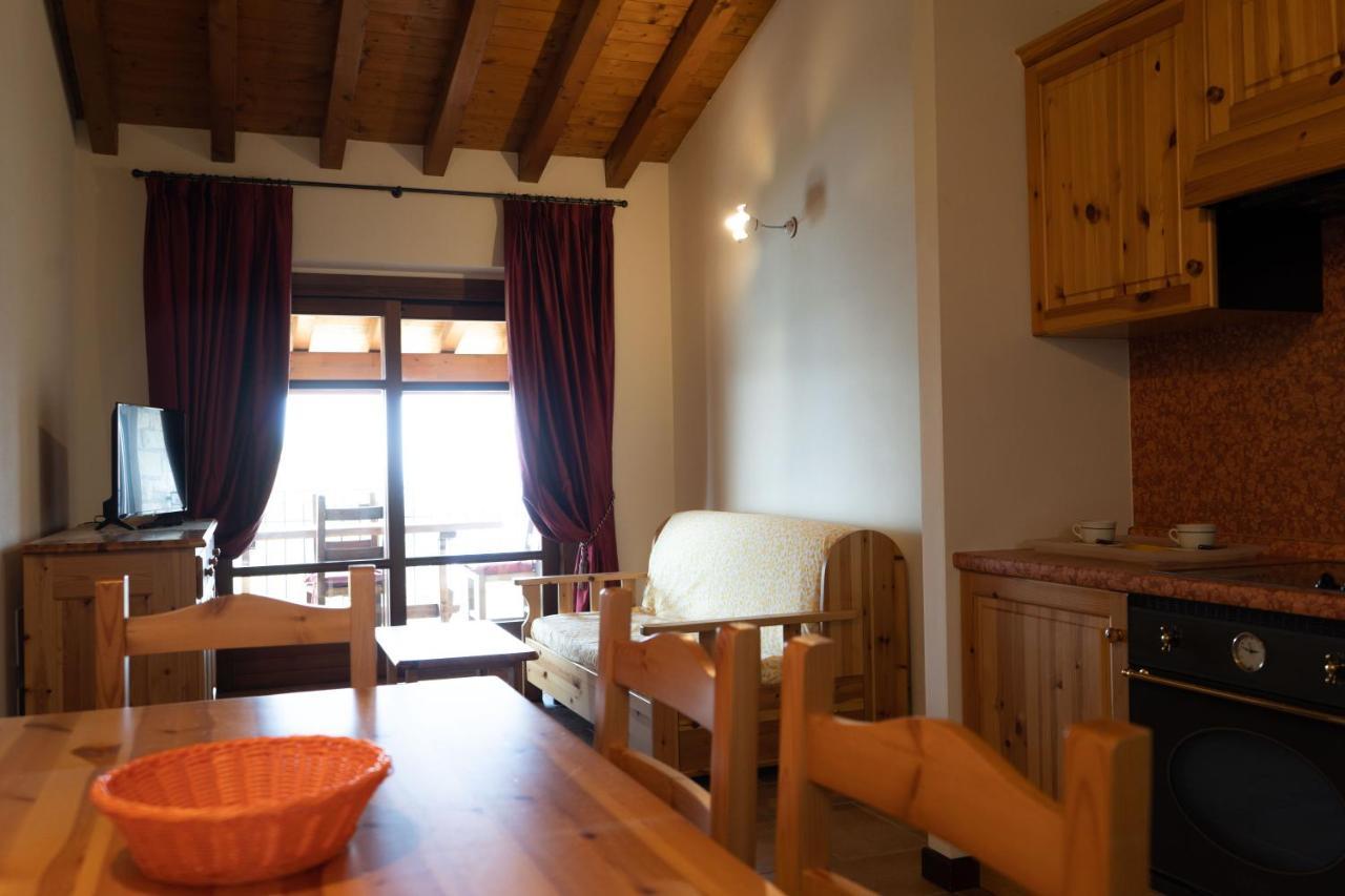 La Fiocchina - Magic Place - Apartments & Studios In Garda Lake - Countryside Farmhouse, Inside The Middle Of The Lake Salò Eksteriør bilde