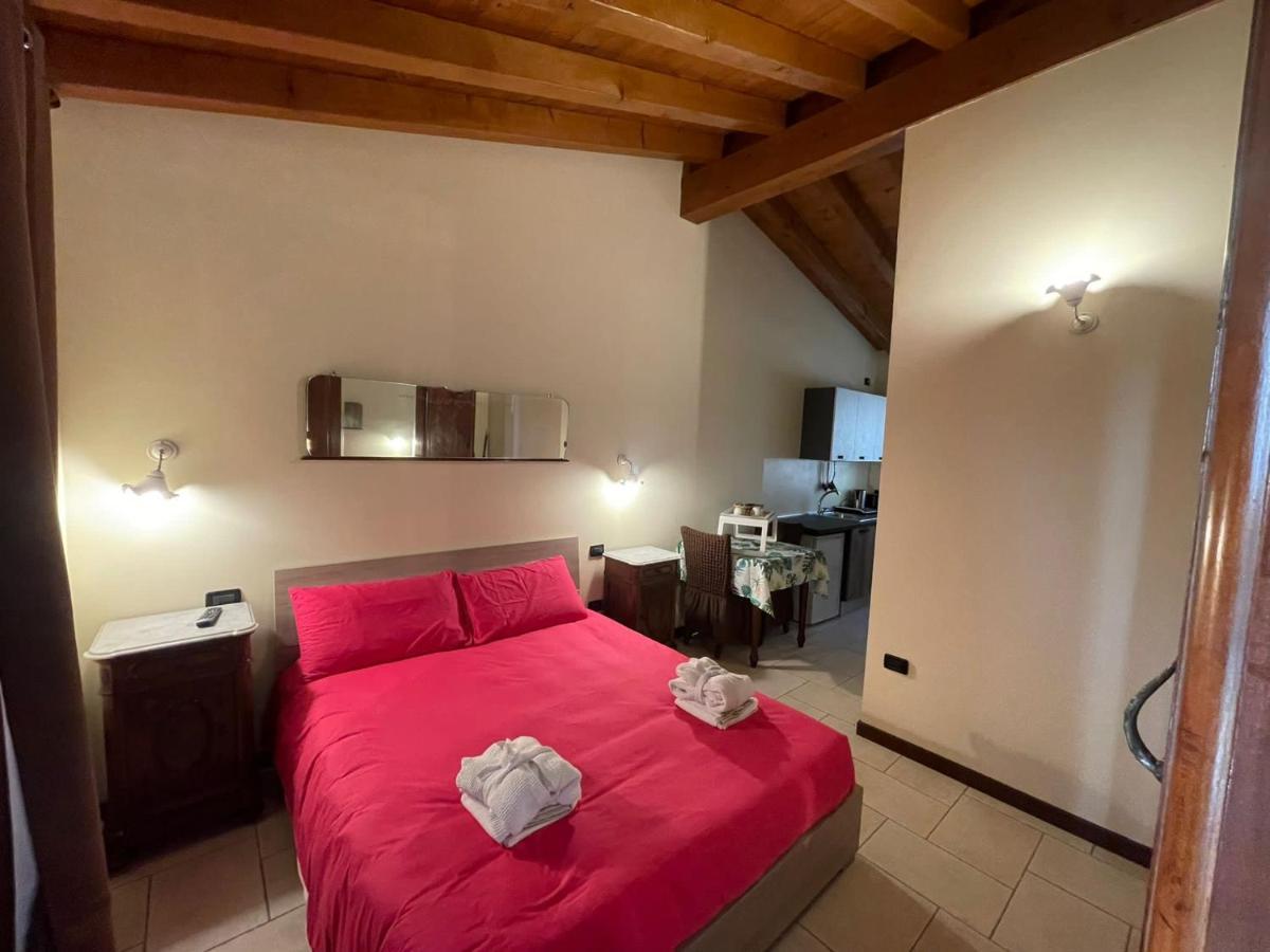 La Fiocchina - Magic Place - Apartments & Studios In Garda Lake - Countryside Farmhouse, Inside The Middle Of The Lake Salò Eksteriør bilde