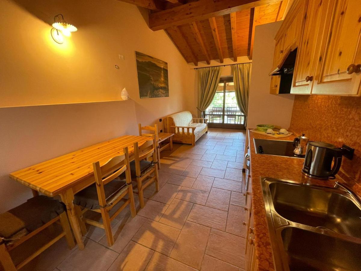 La Fiocchina - Magic Place - Apartments & Studios In Garda Lake - Countryside Farmhouse, Inside The Middle Of The Lake Salò Eksteriør bilde