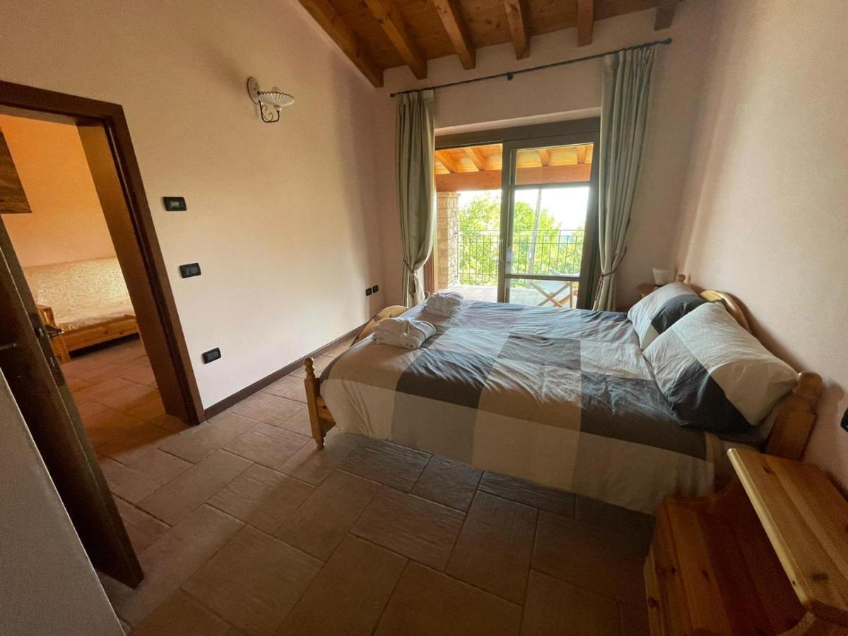 La Fiocchina - Magic Place - Apartments & Studios In Garda Lake - Countryside Farmhouse, Inside The Middle Of The Lake Salò Eksteriør bilde
